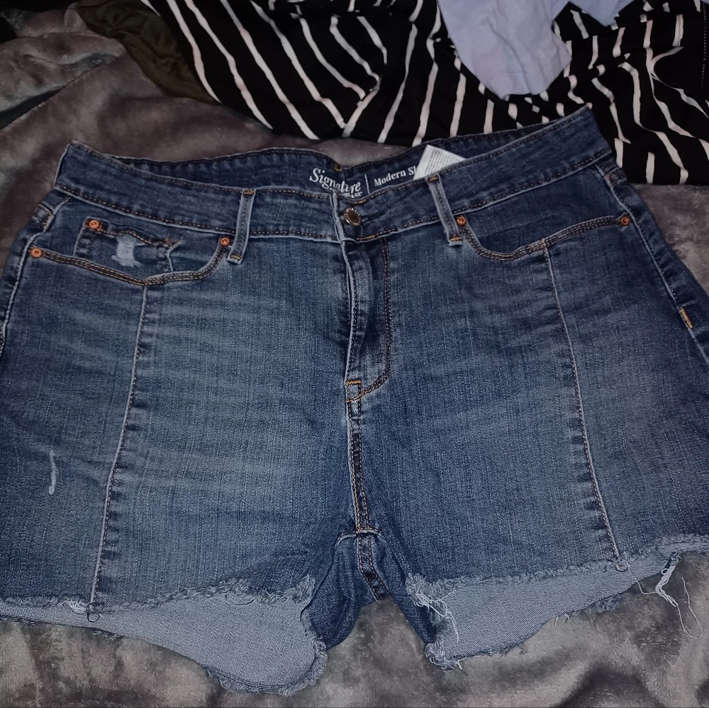 Short - Picture 1 of 3